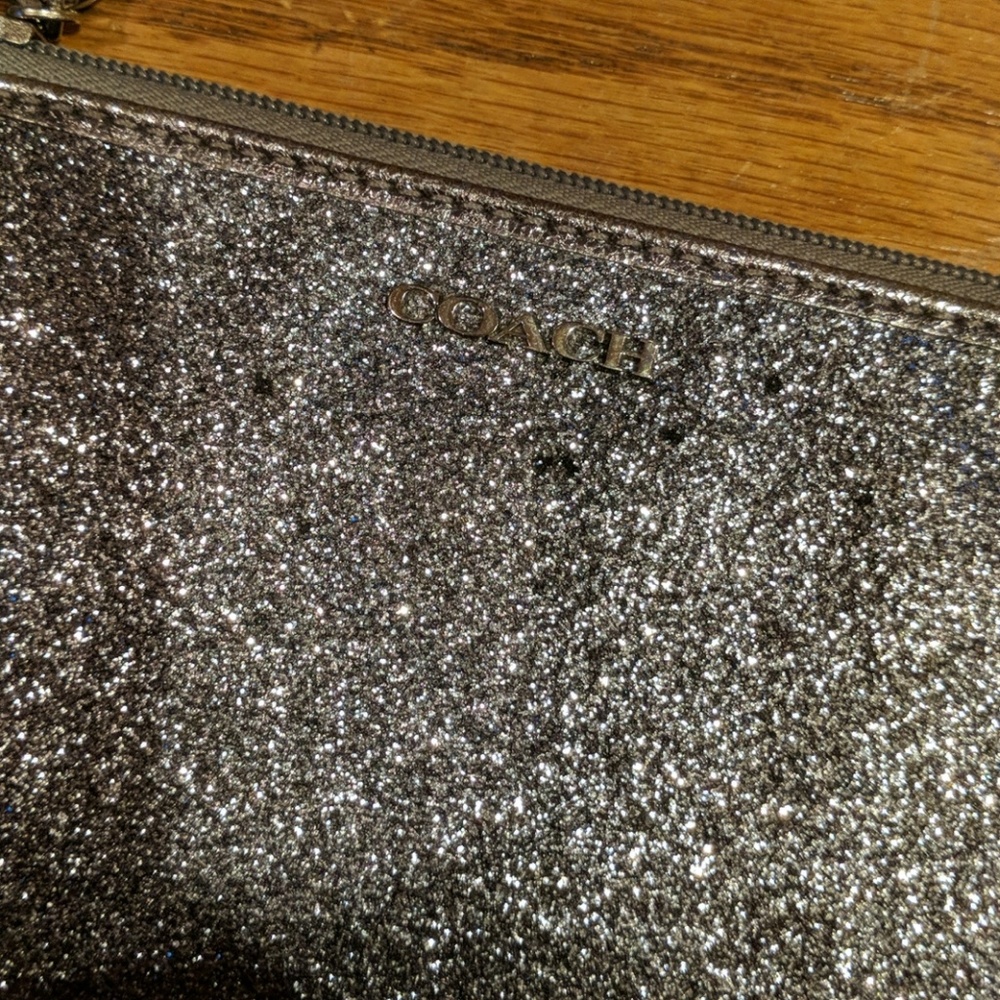 Coach glittery wristlet - Picture 2 of 5